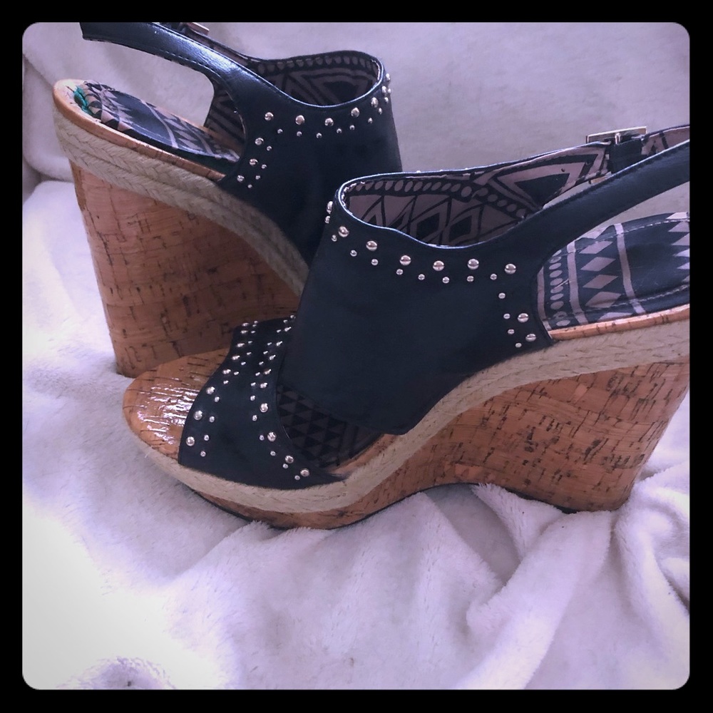 Jessica Simpson 10B studded black wedges